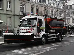 Chasse-neige européen pour dégager les rues.