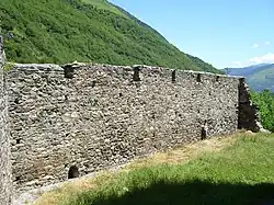 Mur nord de la haute-cour.