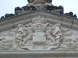 Fronton du château de Divonne.