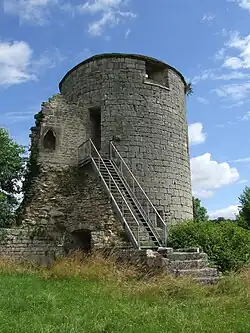 Tour est restaurée.