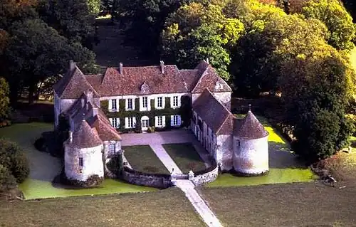 Château de Lacour-d'Arcenay (Morvan)