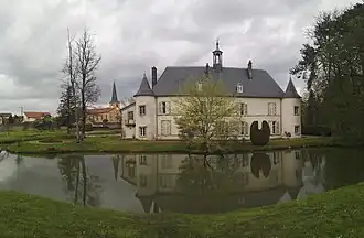 Le château et l'église.