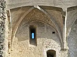 Voute avec un arc gothique.