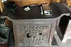 Siège bas d'un notable dans la salle du conseil