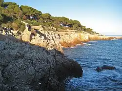 Le « chemin des Contrebandiers » au cap d'Antibes.