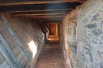 Le chemin de ronde dans le Grand Logis.