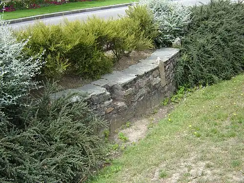 Vestiges de la tour de l'Église.
