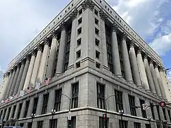 Vue de l'angle de LaSalle Street et Washington Street.