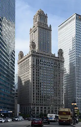 Le 35 East Wacker, un exemple du style néo-classique.