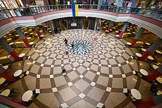 Le sol en marbre de l'atrium.