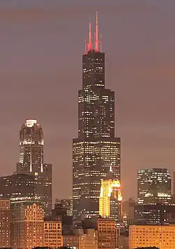 La Willis Tower de nuit.