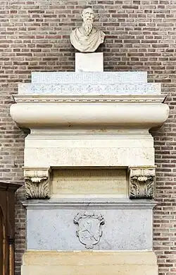 Monument à Brunoro Volpe.