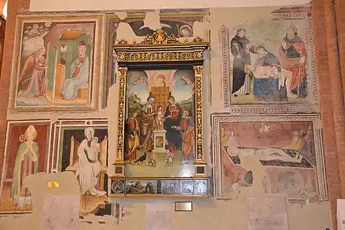 Fresques votives réalisées entre 1410 et 1440 par des élèves de Michelino da Besozzo ainsi qu’un retable de Bernardino Lanzani, peint en 1515.