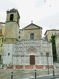 Façade de Santa Maria della Piazza, XIe et XIIe&nbsp;siècles.