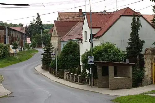 Maisons à Chotiměř.