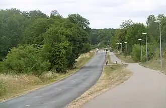 Chuisnes le long de la D 103 voie verte.