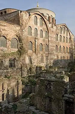 Extérieur vu de l’ouest.