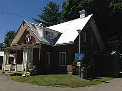 Bâtiment du gardien.