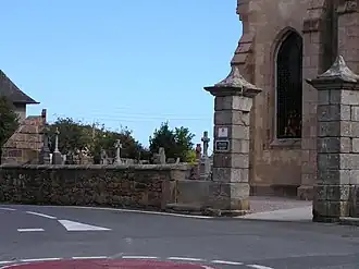 Cimetière clos de Servel.