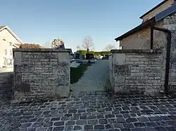 Entrée principale du cimetière.