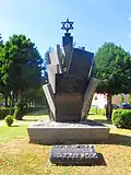 Monument devant le cimetière israélite