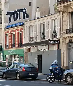 La façade de l'ancien Écoles 21 en travaux en 2019.
