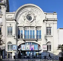 Description de cette image, également commentée ci-après