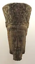 Tête de bodhisattva provenant d'une grotte de Longmen. Musée Guimet