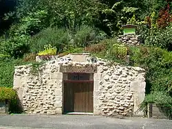 Cave extérieure, rue de Rosoy