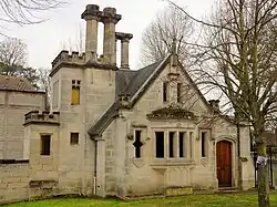 Maison, près de la gare