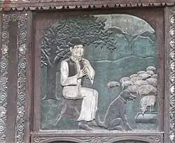 Panneau relief au numéro 19.