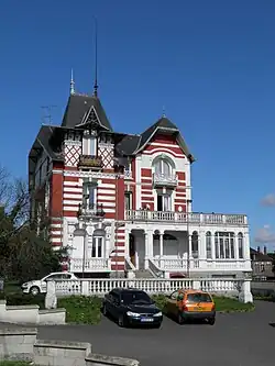 La maison du directeur, dite château Darras.
