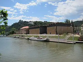 Description de cette image, également commentée ci-après