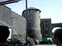 La tour au four vue du dessous.