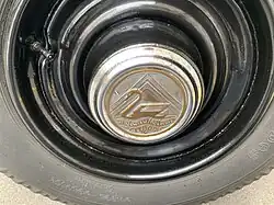 Enjoliveur de roue embouti.