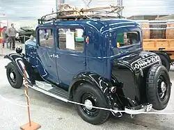 Conduite intérieure présentée dans une exposition.