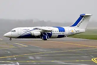 Avro RJ85 EI-RJX de CityJet (livrée Leinster Rugby) en 2017.