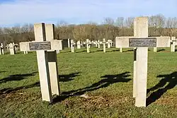 Tombes de deux soldats tombés lors de la Battaile de la Somme en 1916.