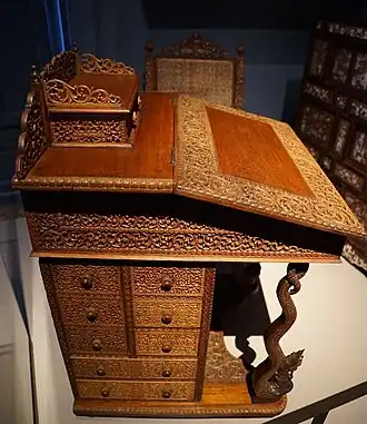 Secrétaire birman, collection Jules Claine.