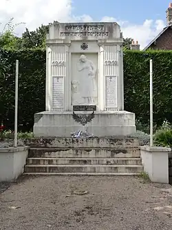 Monument aux morts.