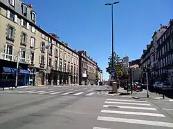 Place Saint-Genès (place Hippolyte Renoux), vue depuis le sud-ouest.