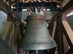 La cloche dans son campanile.