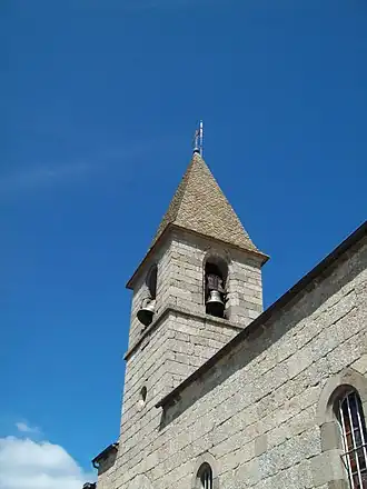 Le clocher de l'Église Saint-Hilaire d'Estables.