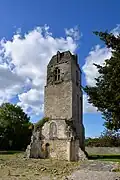 Le clocher de l'ancienne église Saint-Pierre (Fontenailles).