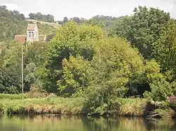 Le clocher en bâtière vu de Cézy