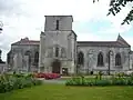 Le clocher porche de l'église Saint-Étienne de Tonnay-Charente.