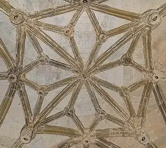 Plafond d'une partie du clôitre.