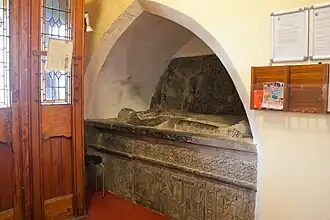 Tombe des Butlers de Cahir dans le monastère.