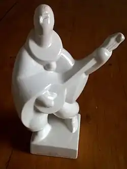 Clown au banjo, Geo Condé, réalisé vers 1925 pour la faïencerie de Saint-Clément.