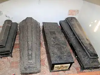 Son corps repose dans l'église de Kiernozia.